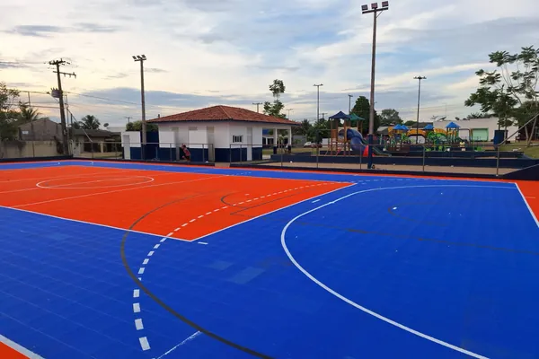 Marcação esportiva concluída. Praça Jacarandás, Sorriso, MT.